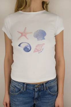 Subdued T-shirt By the sea Multicolor